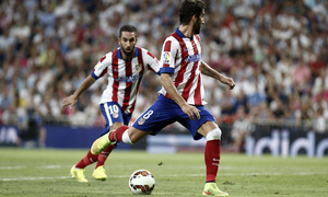 Temporada 14-15. Jornada 3. Real Madrid-Atlético de Madrid. Raúl García deja pasar el balón para el remate de Arda.