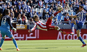 Temporada 14-15. Jornada 32. Deportivo de la Coruña - Atlético de Madrid. Impresionante remate del francés para abrir el marcador.