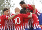 Temporada 18/19 | Atlético de Madrid B - Navalcarnero | Piña celebración